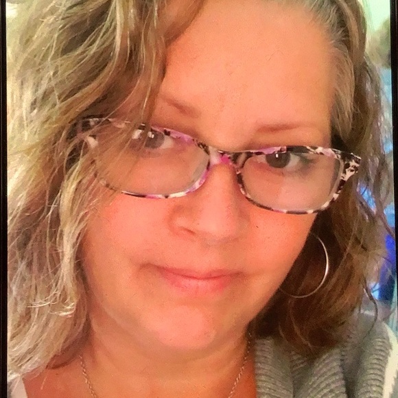 Meet your Posher, Deborah - Picture 1 of 1